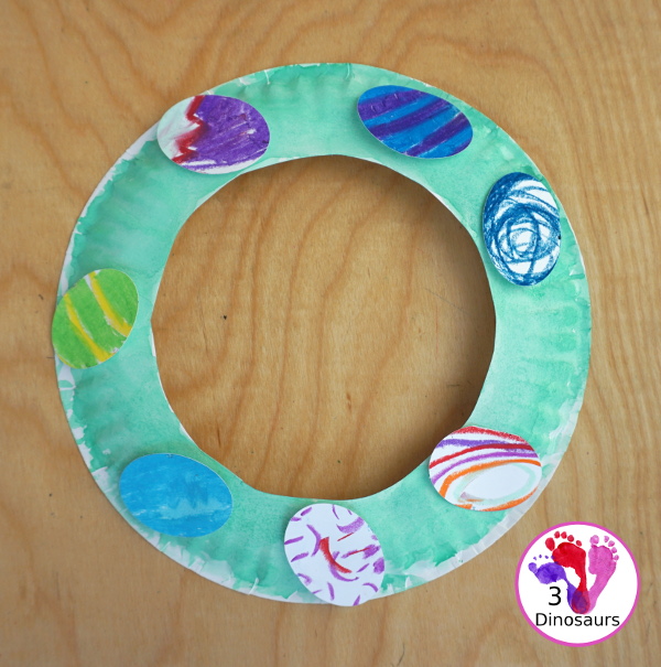 Easy to Make Easter Egg Wreath - a fun wreath for Easter that kids will just love to make - 3Dinosaurs.com