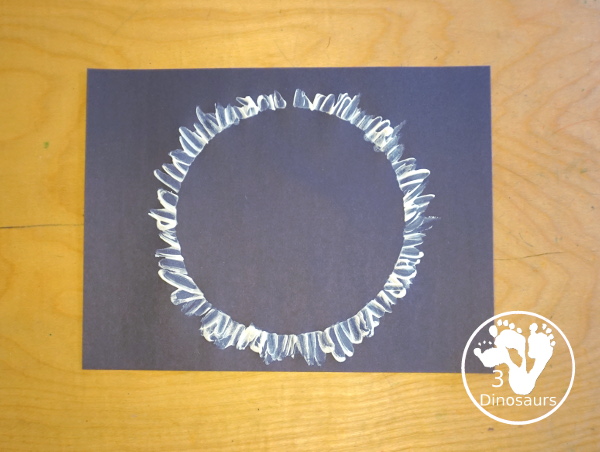 Total Solar Eclipse Painting - a simple q-tip painting you can make for the solar eclipse. It has very simple steps to make it. - 3Dinosaurs.com