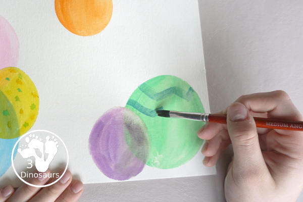 Easter Egg Cookie Cutter Water Color Painting - Easy watercolor painting and multiple ages can do together with three sizes of cookie cutters - 3Dinosaurs.com