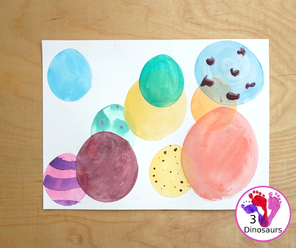 Easter Egg Cookie Cutter Water Color Painting - Easy watercolor painting and multiple ages can do together with three sizes of cookie cutters - 3Dinosaurs.com