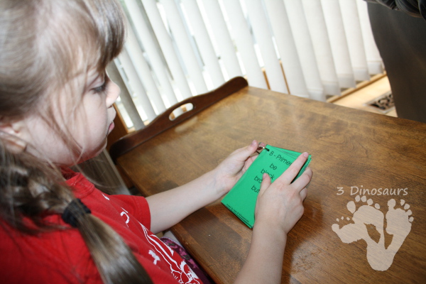 Free Dolch Primer Sight Word Wall Cards: It has all 52 words - 3Dinosaurs.com