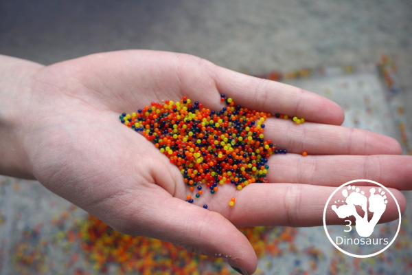 Water Beads Sensory Bin - easy sensory play with water beads for all year - 3Dinosaurs.com