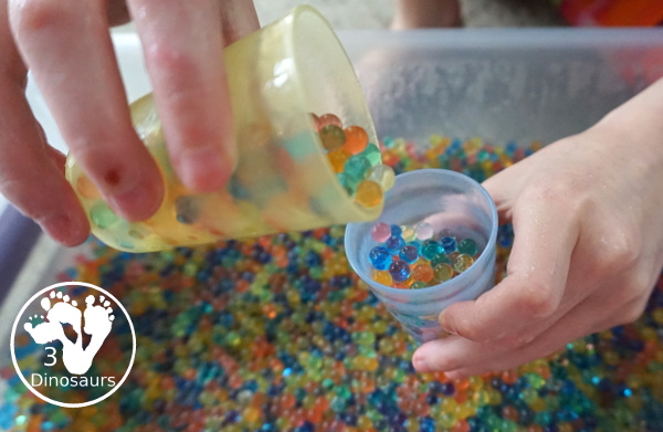 Water Beads Sensory Bin - easy sensory play with water beads for all year - 3Dinosaurs.com