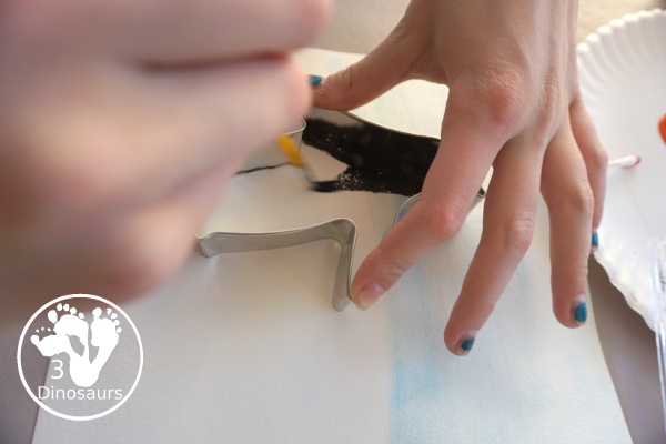 Penguin Watercolor Painting - a fun and easy watercolor painting activity that is great for a winter penguin theme - 3Dinosaurs.com