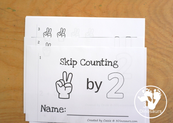 Free Hand Skip Counting by 2 & 5 Easy Reader Books - each book has 14 pages with skip counting numbers, repeat addition, and visual with hand and fingers for the skip counting. - 3Dinosaurs.com