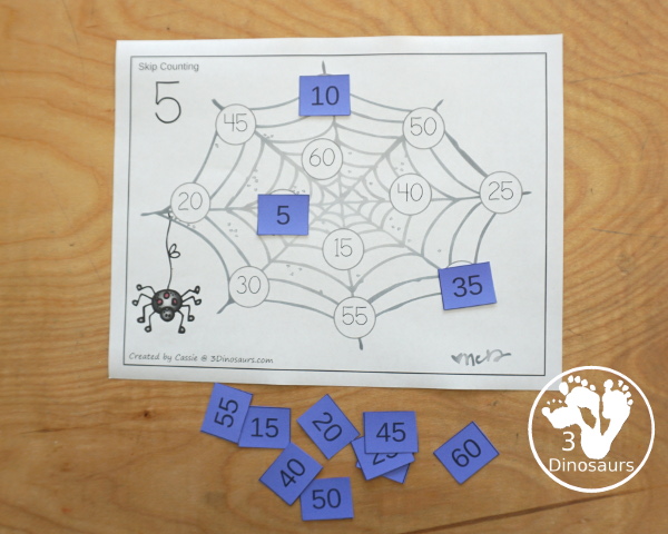 Free Spider Skip Counting Mat: Numbers 1 to 12 - fun skip counting mats that you can use for skip counting 12 times for each number - 3Dinosaurs.com