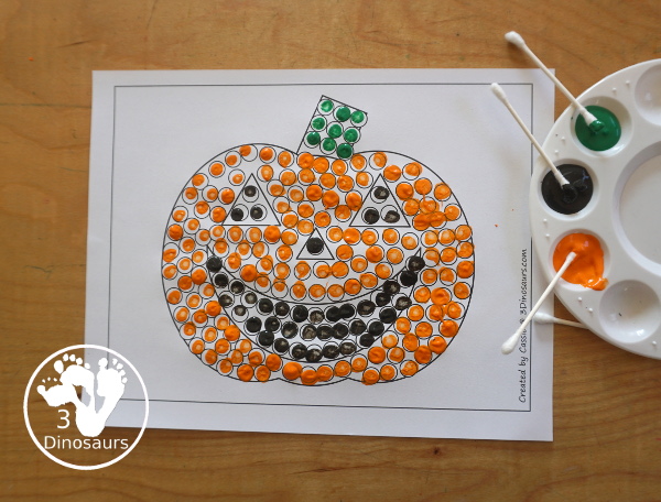 Free Jack-O-Lantern Fine Motor Mats - you have three jack-o-lantern templates, three jack-o-lantern tracing printables and one jack-o-lantern q-tip fine motor mat. A fun fine motor set for Halloween - 3Dinosaurs.com