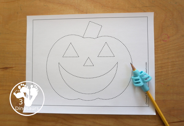 Free Jack-O-Lantern Fine Motor Mats - you have three jack-o-lantern templates, three jack-o-lantern tracing printables and one jack-o-lantern q-tip fine motor mat. A fun fine motor set for Halloween - 3Dinosaurs.com