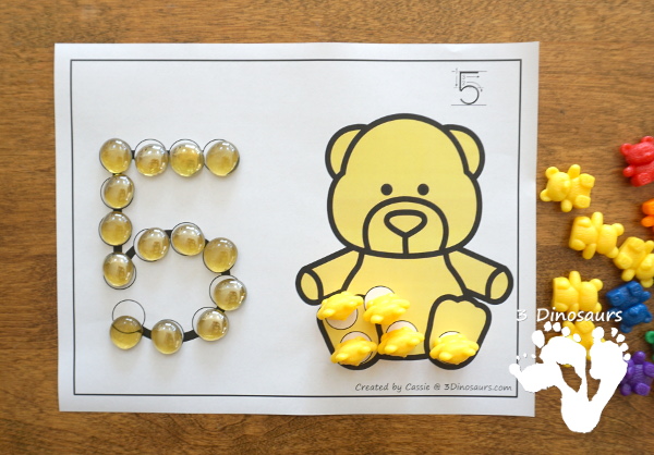 Bear Themed Dot Marker Number & Counting - this is a fun counting activity with dot markers that works on numbers 0 to 20 with color or black and white options - 3Dinosaurs.com #bearsforkids #forestforkids #numbers #counting