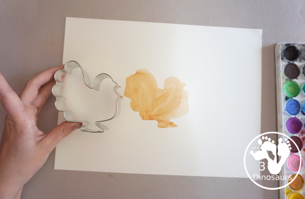 Turkey Watercolor Painting for Thanksgiving - a fun turkey painting with cookie cutters. A simple way to make collage of turkeys and make it fun for kids.- 3Dinosaurs.com