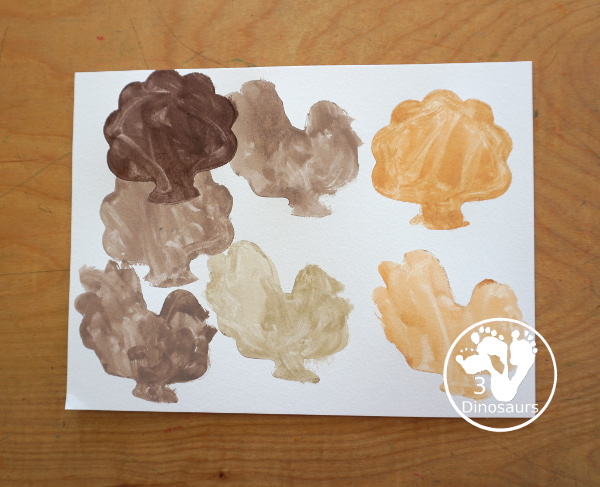 Turkey Watercolor Painting for Thanksgiving - a fun turkey painting with cookie cutters. A simple way to make collage of turkeys and make it fun for kids.- 3Dinosaurs.com