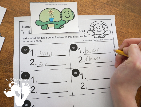 Free Turtle Themed R-Controlled Vowel Sorting - 5 sorting mats with 10 matching cards also includes a matching worksheet - 3Dinosaurs.com