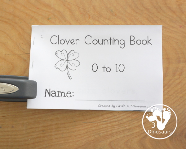 Free Clover Number Word Counting Book Printable - how to sample the book together - 3Dinosaurs.com