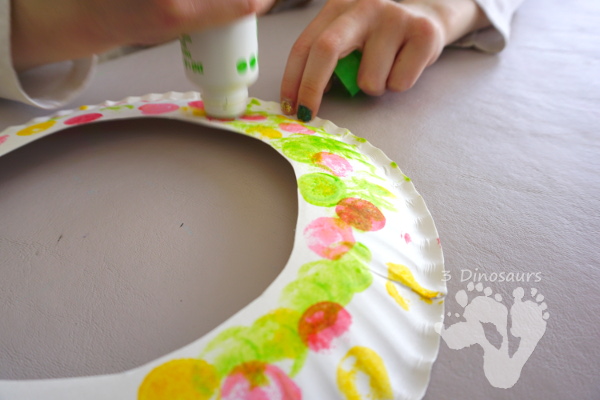 Fun To Make Watercolor Butterfly Wreaths - fun painting and craft activity with a butterfly theme - 3Dinosaurs.com