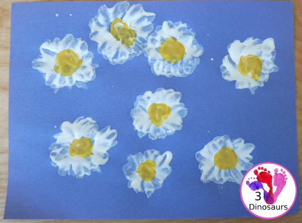 Making Fingerprint Daisies - a simple and easy painting craft that kids can do in minutes with very few supplies- 3Dinosaurs.com