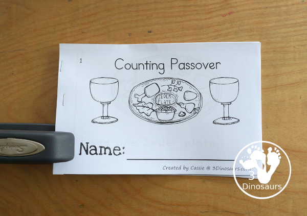 Free Passover Counting Easy Reader Book 1 to 10 - with different parts of the Seder for kids to count and learn numbers with parts of the Seder. - 3Dinosaurs.com