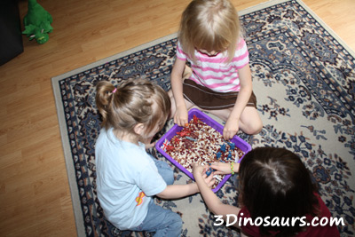 American Revolution Sensory Bin