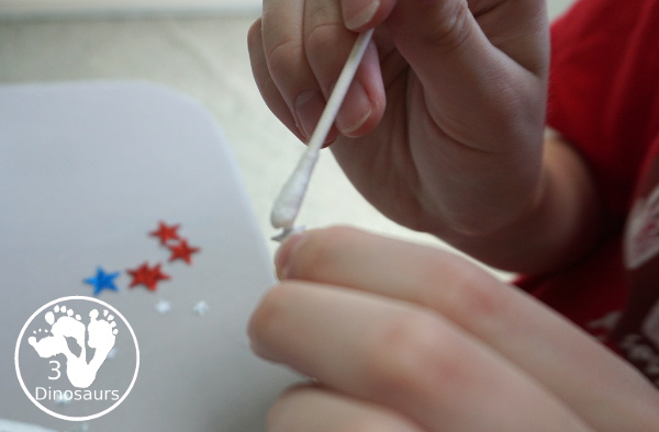 Red White & Blue Star Paper Plate Wreath for Kids - This is great for the 4th of July, Flag Day or a red white and blue theme and is super easy to make - 3Dinosaurs.com