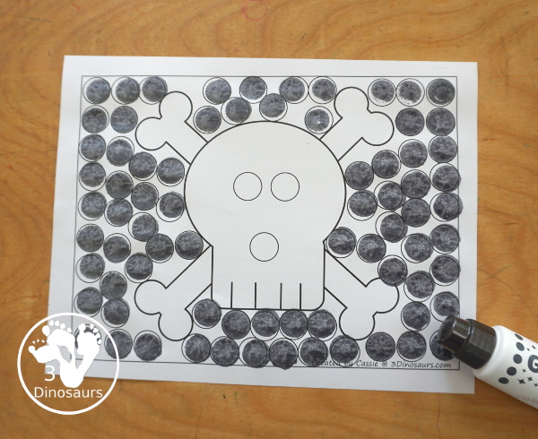 Free Pirate Flag Fine Motor Mat Printables - you have 6 fine motor mats with a pirate flag. You have two tracing pirate flag printables, two pirate flag template printables, and two pirate flag dot markers printables. 3Dinosaurs.com